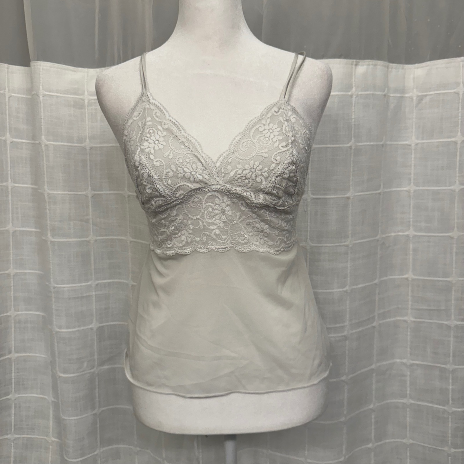 Vassarette Womens Lace Trim Cami Tank Top Silver Gray Size Medium 17-042